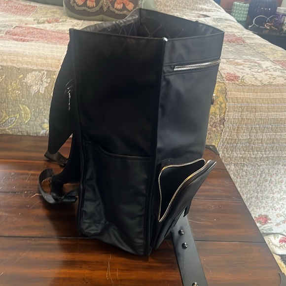 Black Work Backpack - Picture 6 of 6